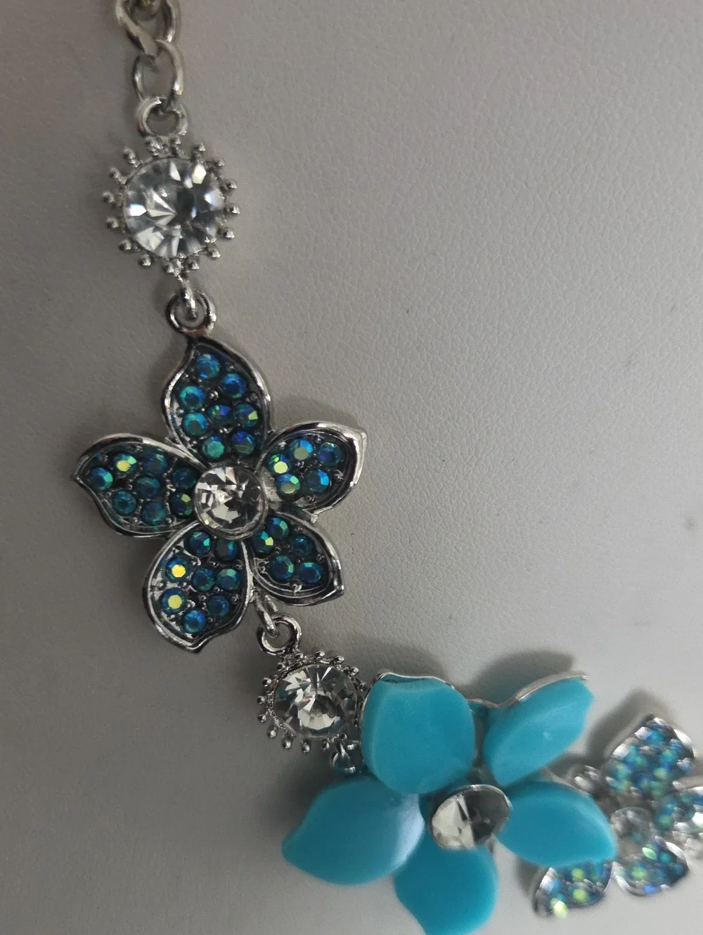 Paparazzi Blue Floral Gem Necklace NWT